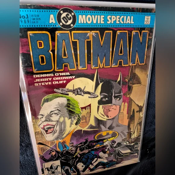 Batman Comic Book - Picture 2 of 6